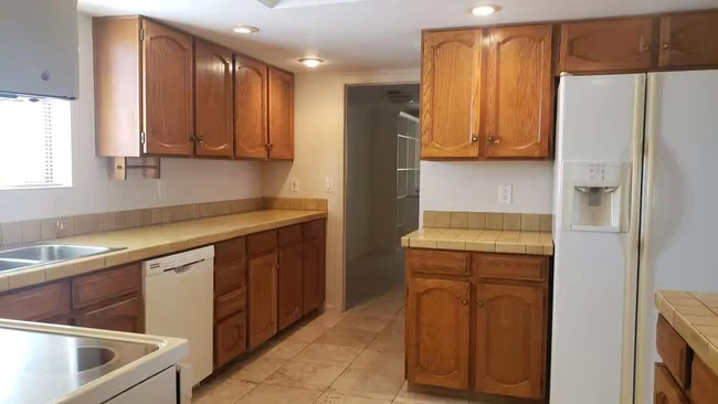 16212 E Carmel Dr photo 5