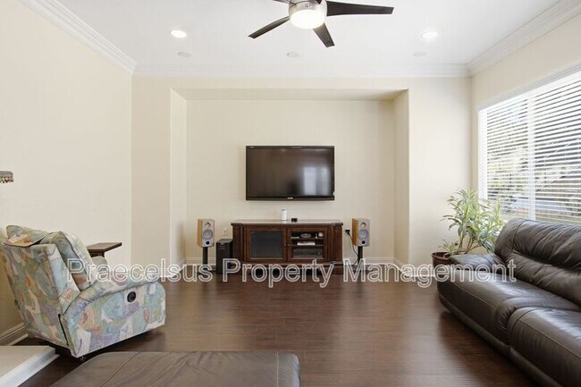 2792 Camphor Ct Chula Vista, CA 91914 photo 3
