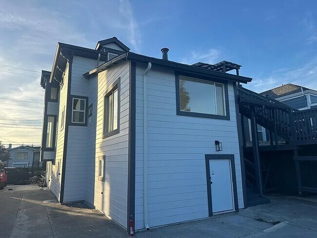 3238 Adeline St Oakland, CA 94608 photo 4