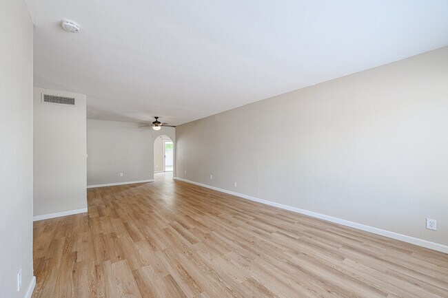 6519 S Elm St Tempe, AZ 85283 photo 5