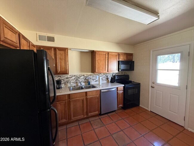 1312 1/2 W 5th St Tempe, AZ 85281 photo 3