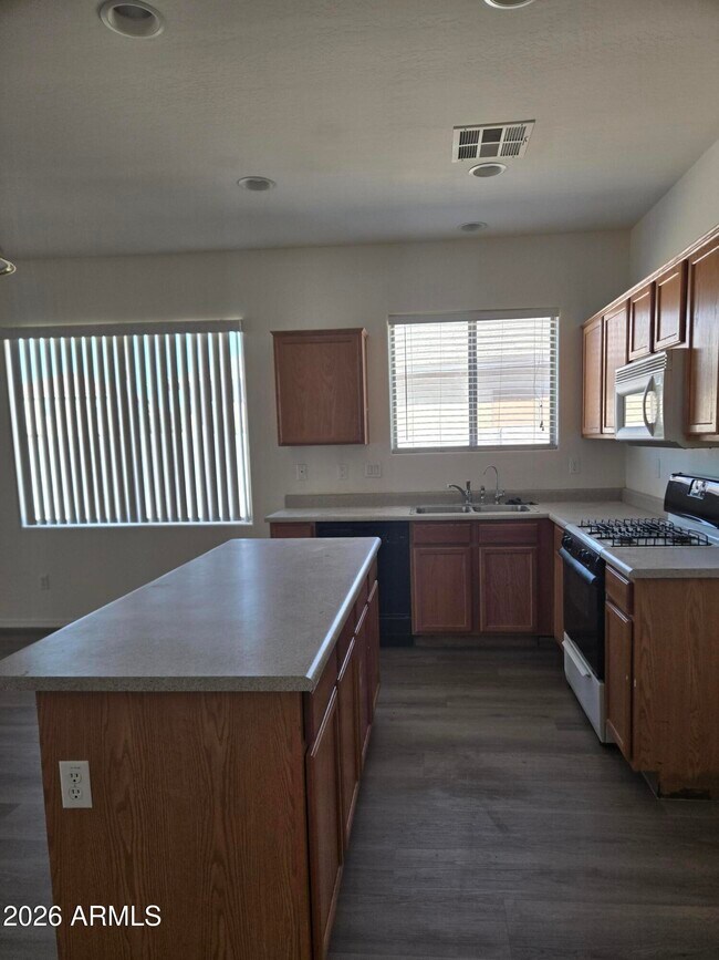 9824 W Crown King Rd Tolleson, AZ 85353 photo 2
