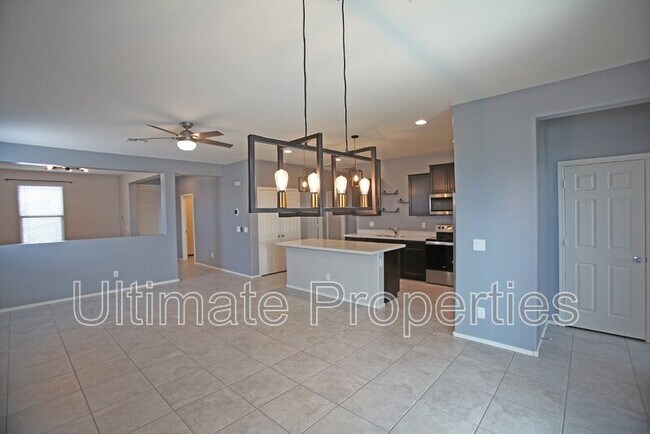 17591 W Jessie Ln Surprise, AZ 85387 photo 4