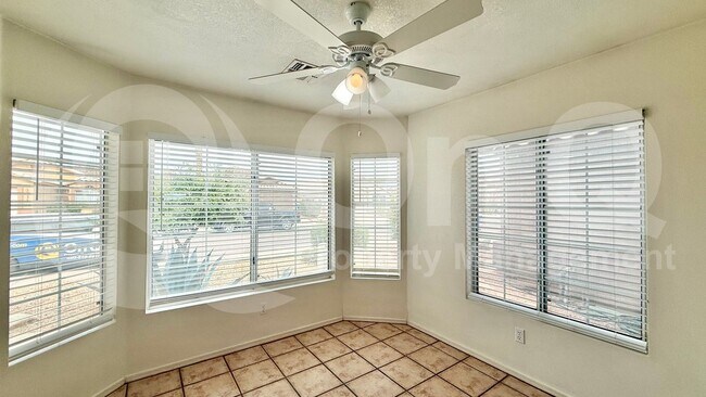 2239 E Morrow Dr Phoenix, AZ 85024 photo 4