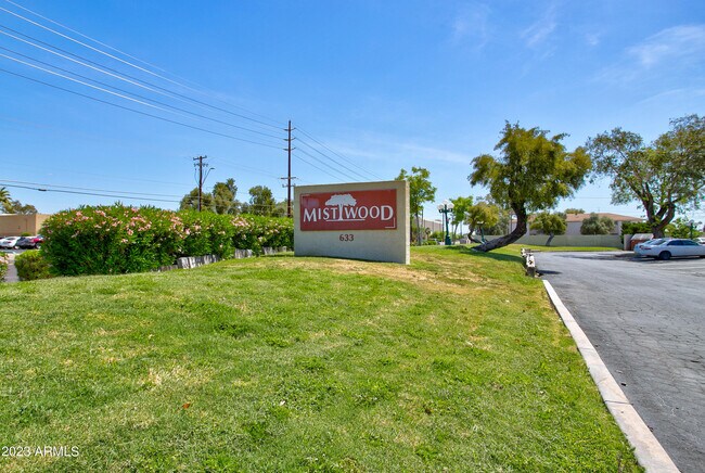 633 W Southern Ave Tempe, AZ 85282 photo 2