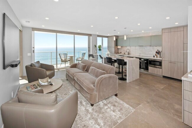 1830 Avenida Del Mundo Coronado, CA 92118 photo 3