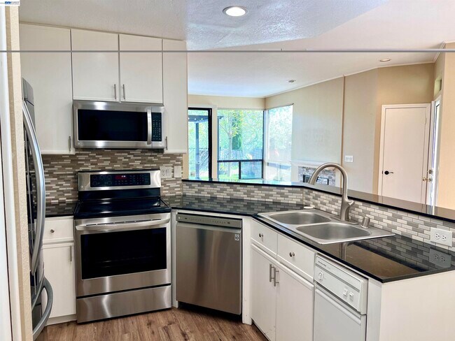 3089 Lakemont Dr San Ramon, CA 94582 photo 5