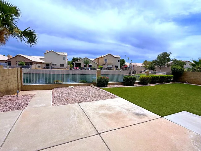 691 S Sahuaro Dr Gilbert, AZ 85233 photo 2