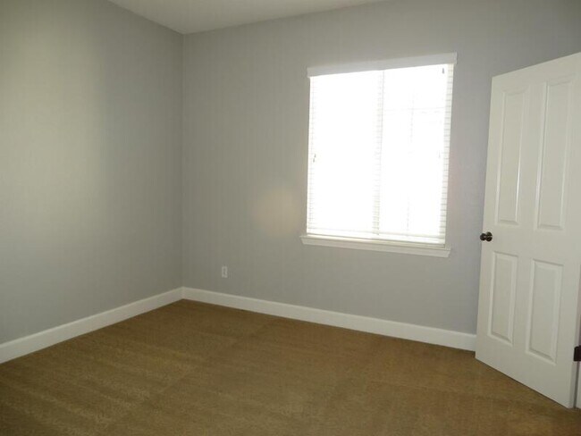 685 W Rico Way photo 5