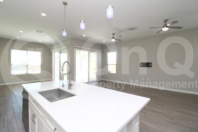 2027 E Northwood Dr Phoenix, AZ 85024 photo 4