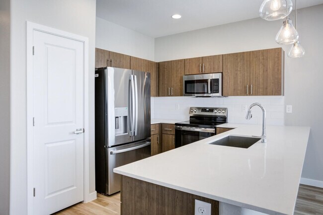 6326 S 47th Dr Phoenix, AZ 85339 photo 4