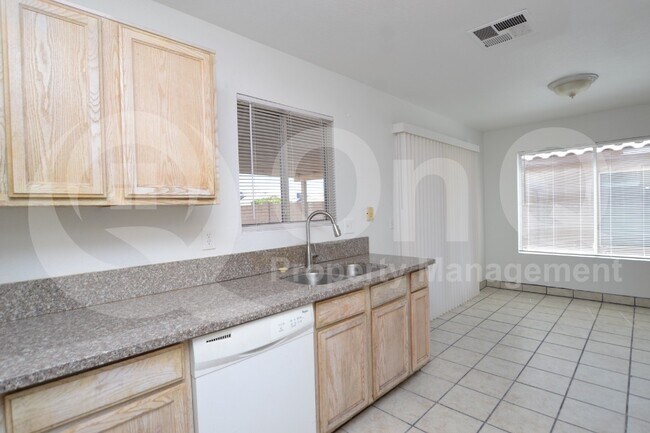 10713 W Montecito Ave Phoenix, AZ 85037 photo 3