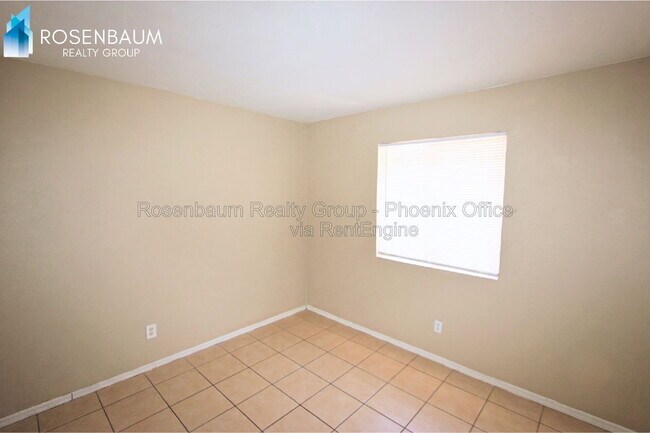 2747 E Chipman Rd Phoenix, AZ 85040 photo 3