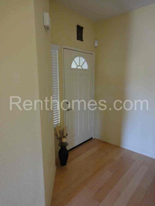 12344 Springwater Point San Diego, CA 92128 photo 2
