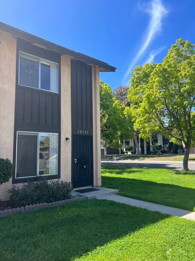 10125 Carefree Dr Santee, CA 92071