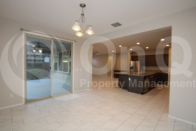 2224 E Ottawa Ln Phoenix, AZ 85024 photo 3