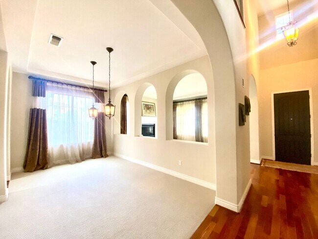 Pleasanton Ponderosa 5 Bed+loft / 4 Bath, 4 Car Garage, Small Dogs Ok photo 4