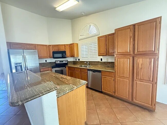 844 N Granite St Gilbert, AZ 85234 photo 4