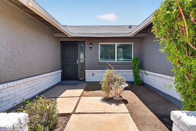 2615 W Straford Dr Chandler, AZ 85224 photo 2
