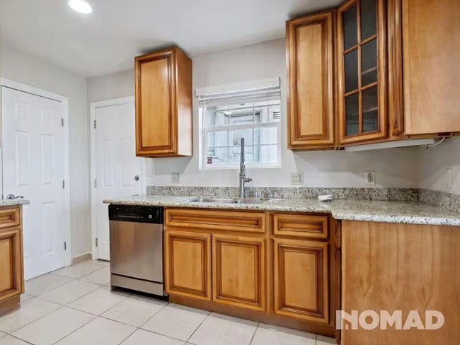 6636 Outlook Avenue, Oakland, CA 94605 photo 5