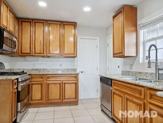 6636 Outlook Avenue, Oakland, CA 94605 photo 3