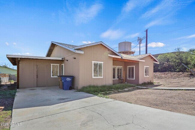 345 N Madison St Wickenburg, AZ 85390