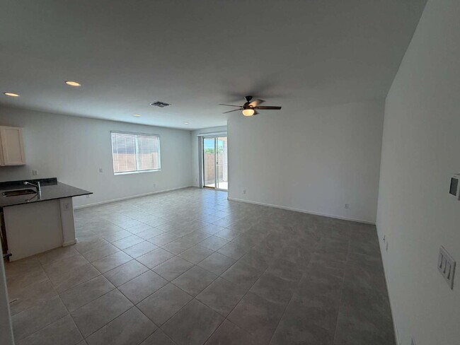 11023 W Atlantis Wy Tolleson, AZ 85353 photo 5