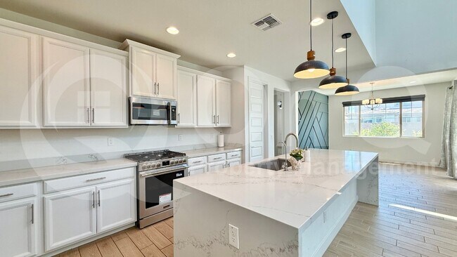 12129 W Luxton Ln Avondale, AZ 85323 photo 4