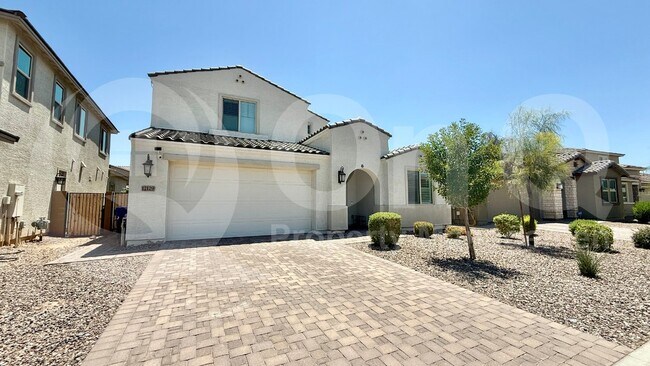 12129 W Luxton Ln Avondale, AZ 85323 photo 2