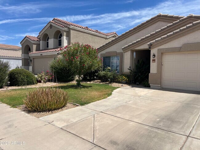 11185 W Ashley Chantil Dr Surprise, AZ 85378 photo 2