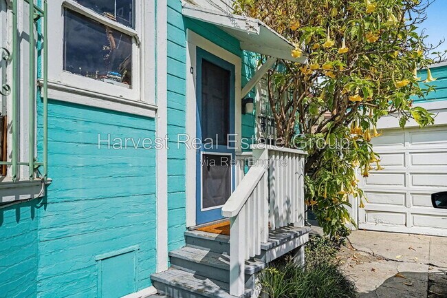 1018 E 17th St Oakland, CA 94606 photo 4