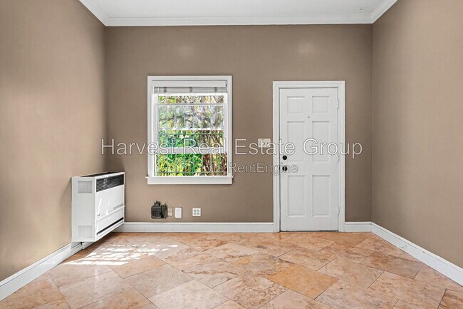 1018 E 17th St Oakland, CA 94606 photo 5