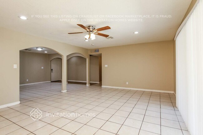 6717 W Hazelwood St Phoenix, AZ 85033 photo 4