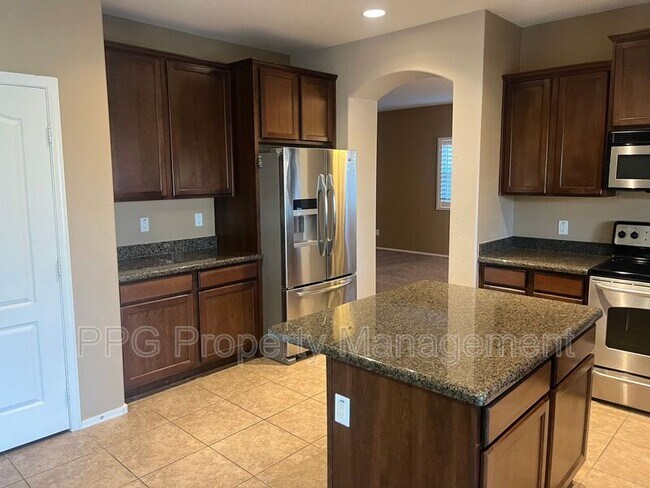 16412 W Hope Dr Surprise, AZ 85388 photo 5