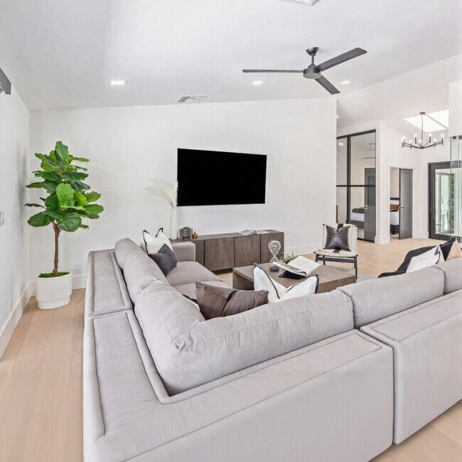 10331 E Sahuaro Dr Scottsdale, AZ 85260