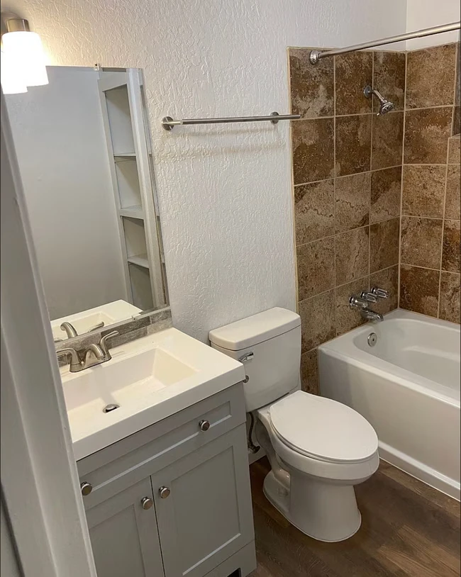 1071 W L St Benicia, CA 94510 photo 3