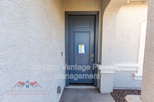 4453 W Magdalena Ln Phoenix, AZ 85339 photo 5