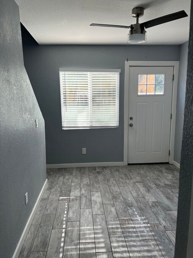 12731 W Tasha Dr Surprise, AZ 85378 photo 4