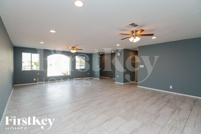 5610 S 20th Ln Phoenix, AZ 85041 photo 4