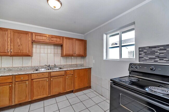 732 W Southgate Ave Phoenix, AZ 85041 photo 3