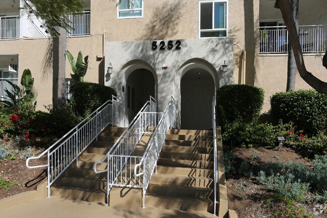 Parkridge Village Apartments photo 4