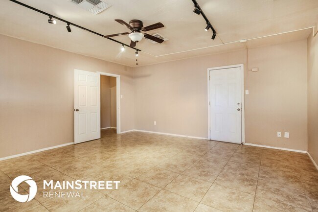 3907 W Kaler Dr Phoenix, AZ 85051 photo 2