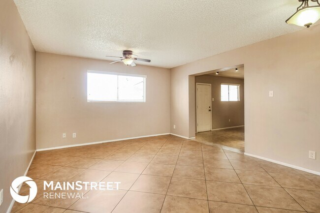 3907 W Kaler Dr Phoenix, AZ 85051 photo 4