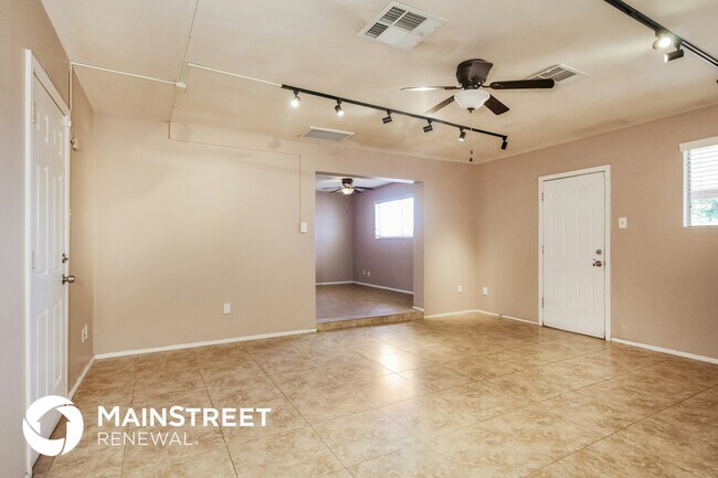 3907 W Kaler Dr Phoenix, AZ 85051 photo 3