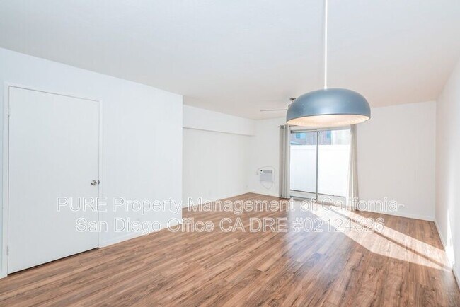 2735 Hornblend St San Diego, CA 92109 photo 3