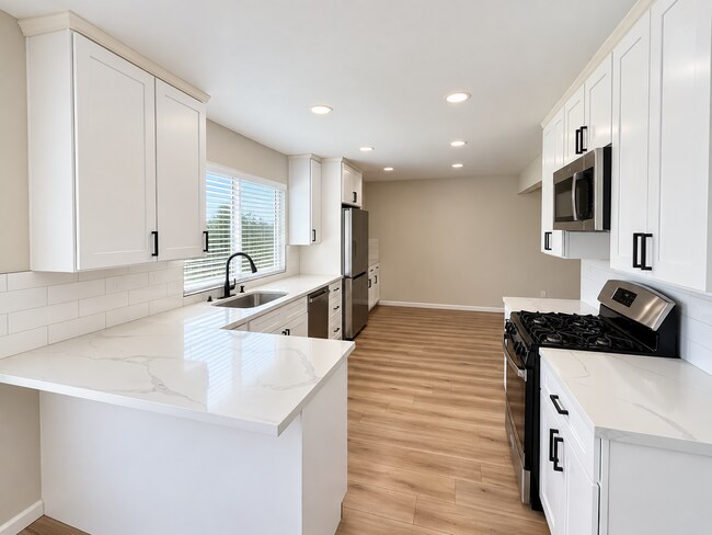 2777 Sula Way San Diego, CA 92139 photo 3
