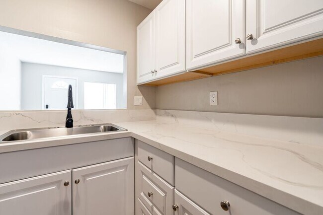 595 7th St Imperial Beach, CA 91932 photo 2