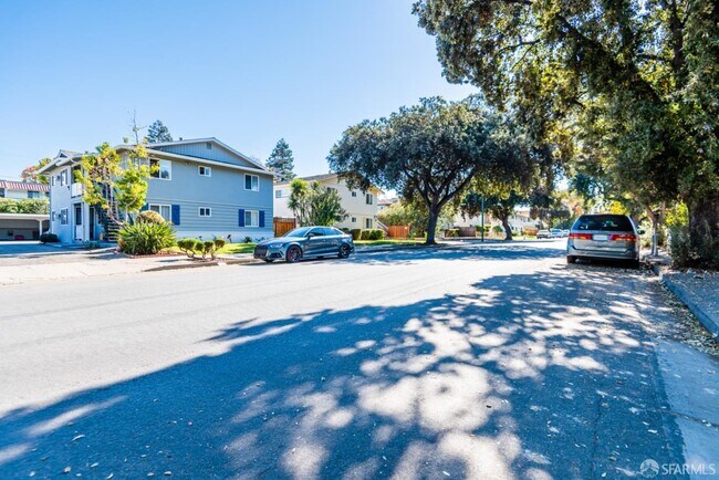 990 Helen Ave Sunnyvale, CA 94086 photo 2