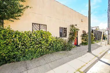 1092 Calcot Pl Oakland, CA 94606 photo 4