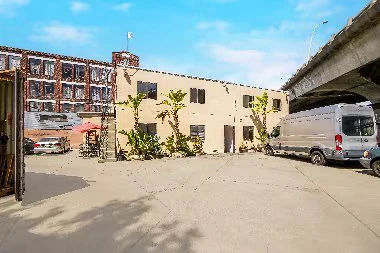 1092 Calcot Pl Oakland, CA 94606 photo 2